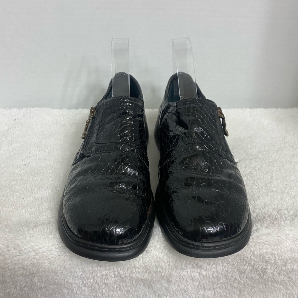 Romus leather slip ons